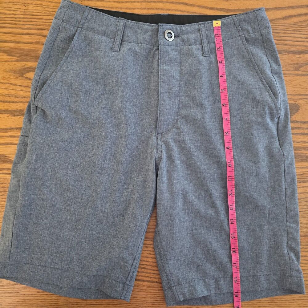 Men's Volcom size 28 shorts Surf & Turf